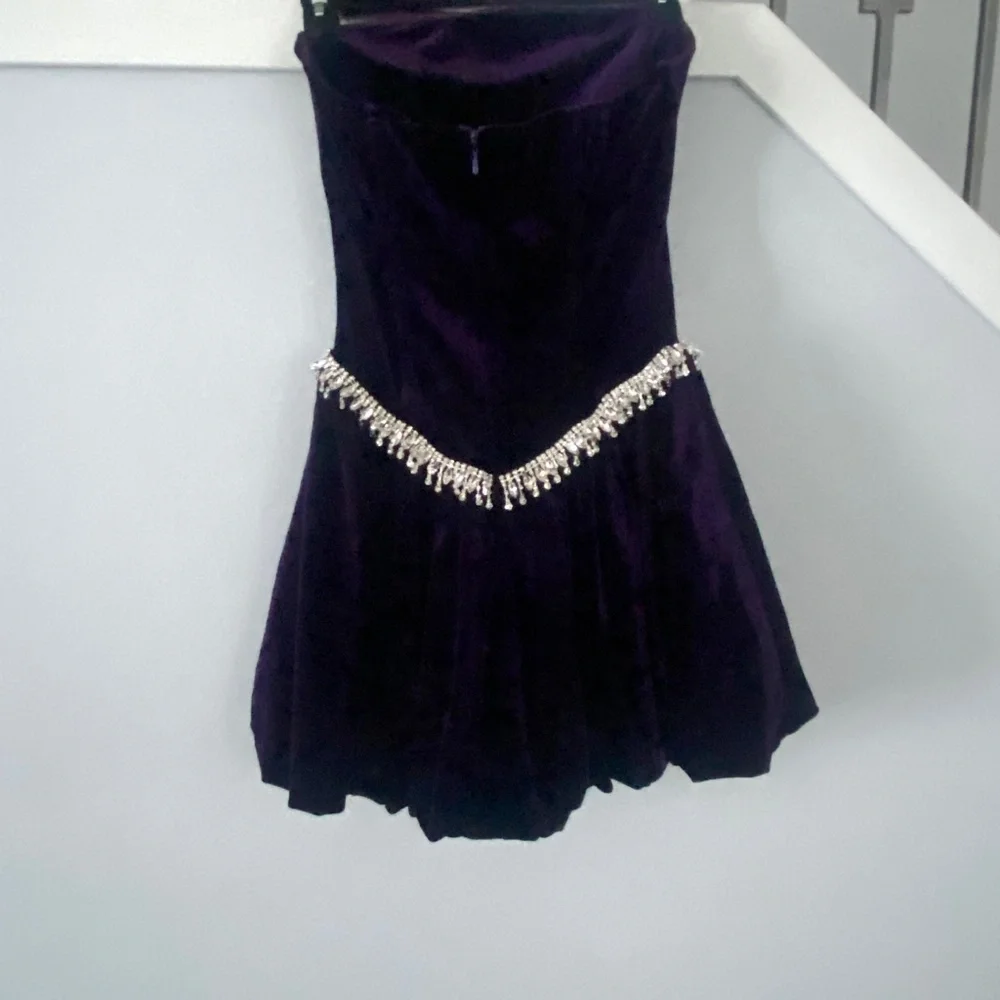 Dress - Picture 5 of 7